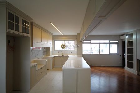 12_photo/94dce3efb9.f56461cdeec88b0f-ATLAS-602a65d4-bdd5-4ee6-8981-4e69b5f16da4.jpg de apartamento à venda com 4 quartos, 282m² em Bigorrilho, Curitiba