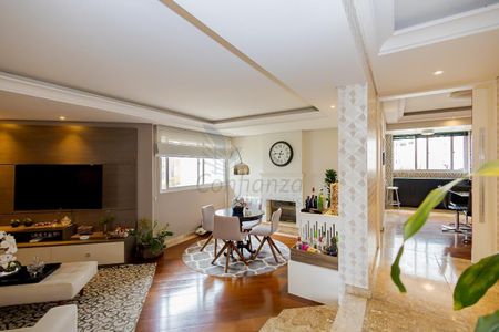 4_photo/94dce3efd1.702aaedb05771484-ATLAS-b920c1a0-0f3c-4a9e-ba19-1069e8b76c6f.jpg de apartamento à venda com 3 quartos, 187m² em Mercês, Curitiba