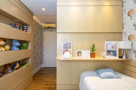 26_photo/94dce3efd5.0a39a9012c95c956-ATLAS-9d4203a5-5dde-444f-bdd6-9db8e6553f91.jpg de apartamento à venda com 4 quartos, 218m² em Bigorrilho, Curitiba