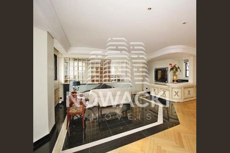 5_photo/94dce3efd5.75e2b3fb788f2d45-ATLAS-b08f00e0-e43f-4134-b5fc-30a22634b495.jpg de apartamento à venda com 4 quartos, 437m² em Bigorrilho, Curitiba