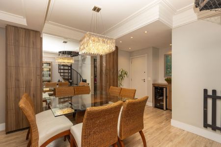 5_photo/94dce3f0b5.a59571e814cc2ab8-ATLAS-138ba287-0c7b-450b-bd9b-95cd7a5c7499.jpg de apartamento à venda com 4 quartos, 208m² em Batel, Curitiba