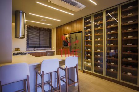 4_photo/94dce3f0bf.9e9b0154ac2589e4-ATLAS-80efd77f-e64e-41ae-a2d8-63e4b36471ef.jpg de apartamento à venda com 3 quartos, 191m² em Mercês, Curitiba