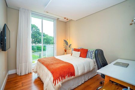 3_photo/94dce3f0c7.806d4eb6cb56ab91-ATLAS-0fac9fb7-bfe1-4a90-bc87-c2adc8554d88.jpg de apartamento à venda com 3 quartos, 200m² em Mercês, Curitiba