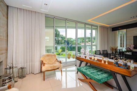 3_photo/94dce3f0c7.806d4eb6cb56ab91-ATLAS-c4624574-5b9e-453f-b63b-e90cdbeee323.jpg de apartamento à venda com 3 quartos, 200m² em Mercês, Curitiba