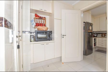 10_photo/94dce3f0ef.299544d2c7c6c8c5-ATLAS-7cafe18a-565e-40c3-9b88-a64d5fdf6d27.jpg de apartamento à venda com 3 quartos, 214m² em Champagnat, Curitiba