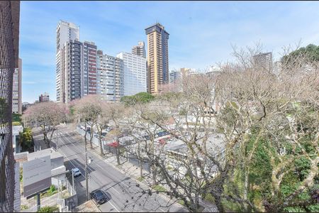 5_photo/94dce3f0ef.299544d2c7c6c8c5-ATLAS-7e2b50e8-968b-42fa-b5d6-8ac6f5d06f3f.jpg de apartamento à venda com 3 quartos, 214m² em Champagnat, Curitiba