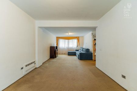 2_photo/94dce3f119.52c04df22fa637cc-ATLAS-1defdb66-d54d-49c8-b6d1-2eb9d9f9dfcd.jpg de apartamento à venda com 3 quartos, 190m² em Bigorrilho, Curitiba