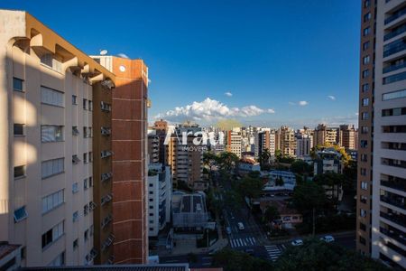 3_photo/94dce3f119.e62df6c0783b7496-ATLAS-1c34d889-b1e5-4e39-a887-dcc41bec0f88.jpg de apartamento à venda com 3 quartos, 189m² em Bigorrilho, Curitiba