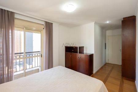 8_photo/94dce3f175.a0db3ef5bbbfe33d-ATLAS-9ba23bd5-8d75-4b99-a3f4-8b2391e43d6c.jpg de apartamento à venda com 3 quartos, 233m² em Mercês, Curitiba