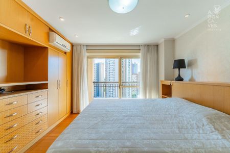 5_photo/94dce3f175.a6642be471fbf72b-ATLAS-21e9e76d-7c35-473a-9e8f-eae122b95117.jpg de apartamento à venda com 3 quartos, 233m² em Mercês, Curitiba