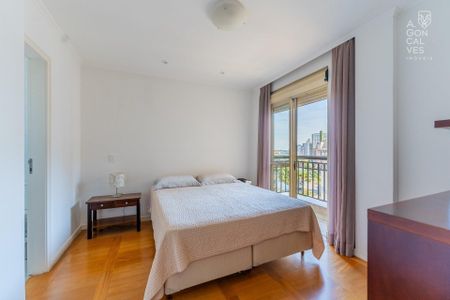 12_photo/94dce3f175.e704c60ad5192f44-ATLAS-5044ba2a-7c0e-4e8b-98f5-65c29f46d066.jpg de apartamento à venda com 3 quartos, 233m² em Bigorrilho, Curitiba