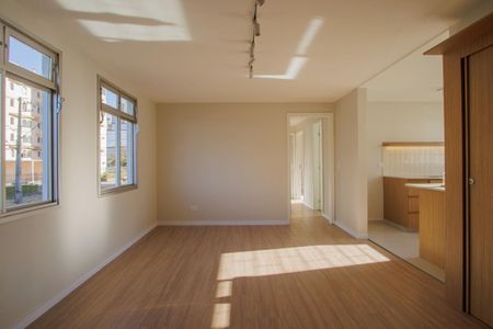 8_photo/94dce3f20f.b77ade9d070fa692-ATLAS-8cce3012-b33f-4034-ba57-7ce0e894f5fe.jpg de apartamento à venda com 3 quartos, 70m² em Bigorrilho, Curitiba