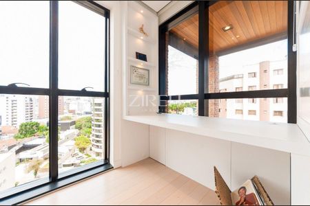 16_photo/94dce3f2e3.b0ccac73637e2fcc-ATLAS-e2cba605-2512-40fa-afdf-3b4681b652c7.jpg de apartamento à venda com 2 quartos, 139m² em Bigorrilho, Curitiba