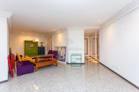 32_photo/94dce3f2e7.202c3c35228986fc-ATLAS-87a6787e-afcd-4c28-a2a2-cdf7c60ac1d9.jpg de apartamento à venda com 3 quartos, 250m² em Centro, Curitiba