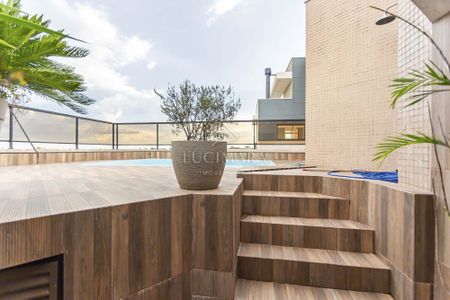 10_photo/94dce3f2e7.202c3c35228986fc-ATLAS-88a88949-9cef-40e1-9404-6dfec6e2de83.jpg de apartamento à venda com 3 quartos, 250m² em Centro, Curitiba