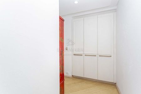 30_photo/94dce3f2e7.202c3c35228986fc-ATLAS-9b37df41-65a3-4bc3-b92d-1818969ceae6.jpg de apartamento à venda com 3 quartos, 250m² em Centro, Curitiba