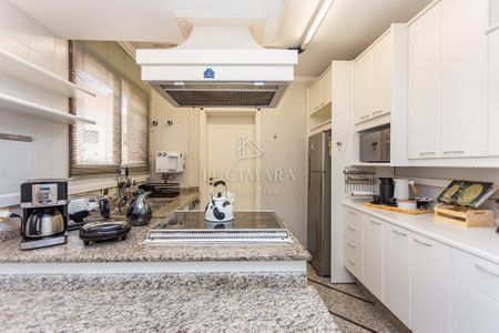 23_photo/94dce3f2e7.202c3c35228986fc-ATLAS-ee3090e1-457e-4b0a-a8db-52c2f6d77678.jpg de apartamento à venda com 3 quartos, 250m² em Centro, Curitiba