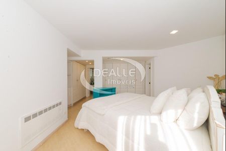 28_photo/94dce3f2e7.e36cf7204ae9d2f3-ATLAS-0a973988-d807-470f-a262-9b7f661dcd8e.jpg de apartamento à venda com 3 quartos, 309m² em Centro, Curitiba