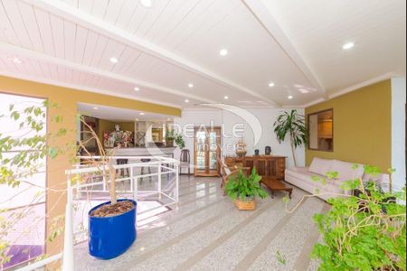 33_photo/94dce3f2e7.e36cf7204ae9d2f3-ATLAS-49ded847-a765-44fd-9dd8-1da26483ea38.jpg de apartamento à venda com 3 quartos, 309m² em Centro, Curitiba