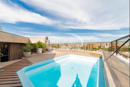 46_photo/94dce3f2e7.e36cf7204ae9d2f3-ATLAS-9a9276bf-5e8f-44ff-8cec-2b1ffbc40a92.jpg de apartamento à venda com 3 quartos, 309m² em Centro, Curitiba