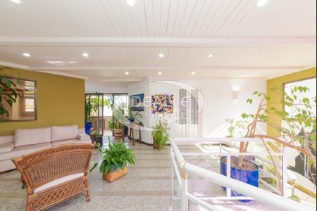 10_photo/94dce3f2e7.e36cf7204ae9d2f3-ATLAS-c8a2b1c5-72fb-450b-b851-363eb48f60d2.jpg de apartamento à venda com 3 quartos, 309m² em Centro, Curitiba