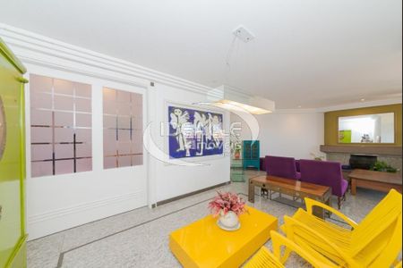 8_photo/94dce3f2e7.e36cf7204ae9d2f3-ATLAS-e924361f-8683-4dc8-bd70-5b3c25bd8537.jpg de apartamento à venda com 3 quartos, 309m² em Centro, Curitiba