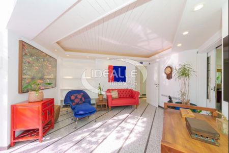 7_photo/94dce3f2e7.e36cf7204ae9d2f3-ATLAS-f26724b7-2f43-46e8-a703-891634f90ebe.jpg de apartamento à venda com 3 quartos, 309m² em Centro, Curitiba