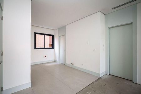 11_photo/94dce3f2e9.1fca9958d16f7713-ATLAS-48023afd-8c52-4e73-bf0e-2928aaf85bb9.jpg de apartamento à venda com 2 quartos, 125m² em Centro, Curitiba