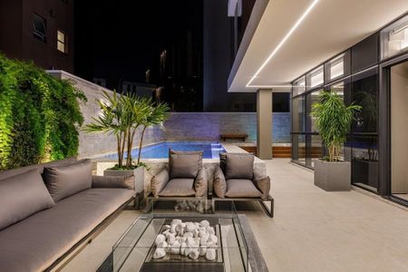 3_photo/94dce3f2e9.3ec2b15a00bbfbaf-ATLAS-0df5e2d5-d527-487f-a855-796f5ed82d00.jpg de apartamento à venda com 3 quartos, 194m² em Centro, Curitiba