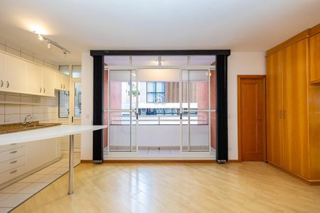 3_photo/94dce3f2ef.b91b4dd173bd3951-ATLAS-1552696e-ea6d-4b5c-837c-e5db62e85243.jpg de apartamento à venda com 1 quarto, 42m² em Bigorrilho, Curitiba