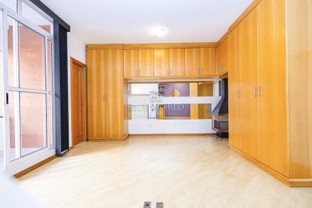 2_photo/94dce3f2ef.b91b4dd173bd3951-ATLAS-9e77713d-dfd4-4690-9e6d-3932d8724ebb.jpg de apartamento à venda com 1 quarto, 42m² em Bigorrilho, Curitiba