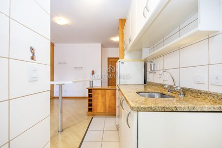 6_photo/94dce3f2ef.b91b4dd173bd3951-ATLAS-b1ced3fb-da5b-4baa-9f81-5d9f156ce5d6.jpg de apartamento à venda com 1 quarto, 42m² em Bigorrilho, Curitiba