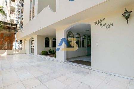 32_photo/94dce3f2f9.1aa5b8f538f3adaf-ATLAS-e4e5a531-dc69-4448-bdba-3390f3ccf12e.jpg de apartamento à venda com 3 quartos, 115m² em Bigorrilho, Curitiba