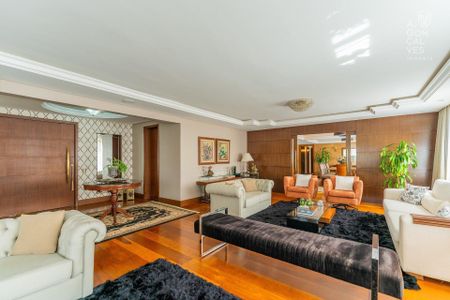 3_photo/94dce3f355.97da5f8a5fd4163d-ATLAS-181cdf6e-b5e9-4ac5-8353-442d3d136a4b.jpg de apartamento à venda com 3 quartos, 274m² em Centro, Curitiba