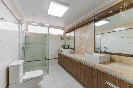 8_photo/94dce3f355.97da5f8a5fd4163d-ATLAS-211f16a5-4fb5-4473-8129-809e0e29e563.jpg de apartamento à venda com 3 quartos, 274m² em Centro, Curitiba