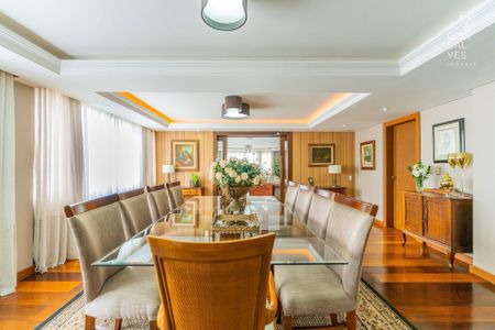 11_photo/94dce3f355.97da5f8a5fd4163d-ATLAS-9f2960a6-611f-4dba-bfeb-d07e93283139.jpg de apartamento à venda com 3 quartos, 274m² em Centro, Curitiba