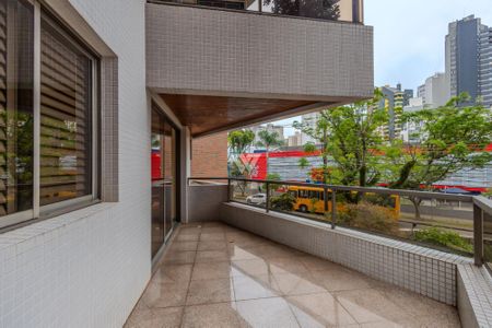 1_photo/94dce3f3d5.e2528b0afe6b45aa-ATLAS-0dddd10d-5935-44d8-80ef-be3c5e32f209.jpg de apartamento à venda com 4 quartos, 240m² em Bigorrilho, Curitiba