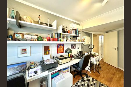 15_photo/94dce3f413.b8c4f165c1f119ea-ATLAS-9dfc9ae0-d8b2-4473-8ca6-09e185d27be8.jpg de apartamento à venda com 4 quartos, 355m² em Bigorrilho, Curitiba