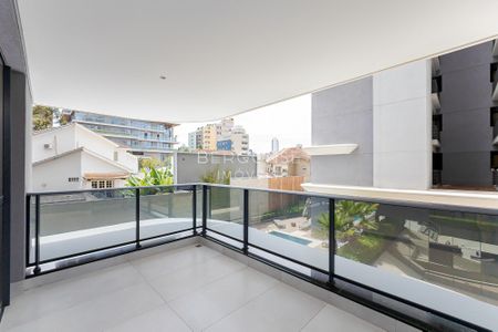 1_photo/94dce3f4e3.6a940fd7dc05e55d-ATLAS-321fe300-9981-4078-8e8b-085cdd3a9ab1.jpg de apartamento à venda com 3 quartos, 153m² em Bigorrilho, Curitiba