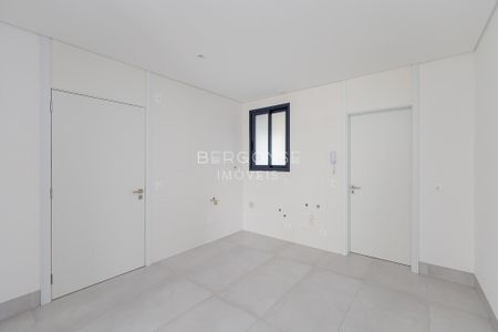 12_photo/94dce3f4e3.6a940fd7dc05e55d-ATLAS-41ada7f4-a559-4c31-8aa5-35b2c8b9ba0c.jpg de apartamento à venda com 3 quartos, 153m² em Bigorrilho, Curitiba