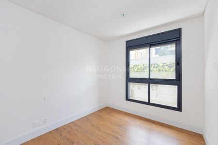 3_photo/94dce3f4e3.6a940fd7dc05e55d-ATLAS-ffe30cb8-ee62-49eb-855a-993bdb51646f.jpg de apartamento à venda com 3 quartos, 153m² em Bigorrilho, Curitiba