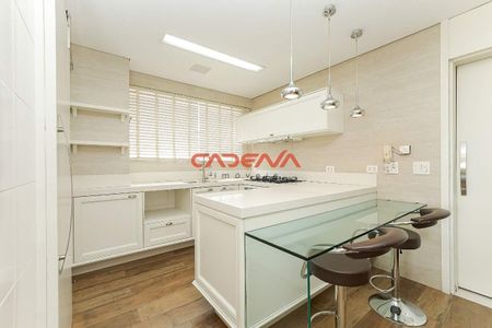 5_photo/94dce3f4ff.82506d9600853a32-ATLAS-24183b6a-74de-44c6-bec3-0b1e46d55b4d.jpg de apartamento para alugar com 4 quartos, 213m² em Batel, Curitiba