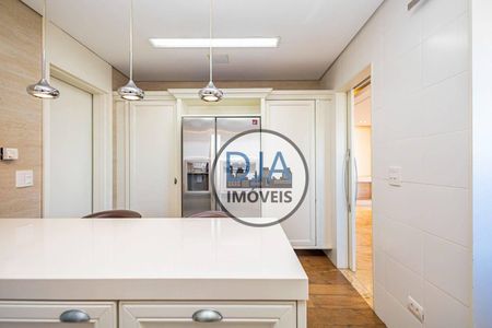 10_photo/94dce3f4ff.82506d9600853a32-ATLAS-2c2fc3e9-7f70-4aff-b002-1b2db386ce6d.jpg de apartamento para alugar com 3 quartos, 279m² em Batel, Curitiba