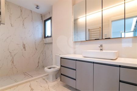 8_photo/94dce3f52f.b6674c269229f3b3-ATLAS-8ea365ca-e52e-4873-9fbb-4ae082d3f923.jpg de apartamento à venda com 3 quartos, 227m² em Bigorrilho, Curitiba