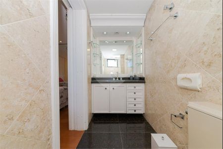 6_photo/94dce3f569.e47622cab102e619-ATLAS-2862e6cd-e012-4dec-8802-11a18eed093c.jpg de apartamento à venda com 4 quartos, 304m² em Centro, Curitiba