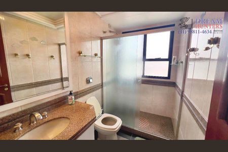 18_photo/94dce3f56b.4c6b95f92187bed4-ATLAS-0c9985c6-1f1e-41e2-9b40-469985b8e9ea.jpg de apartamento à venda com 4 quartos, 233m² em Centro, Curitiba