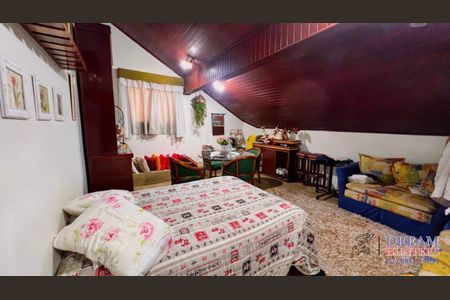 43_photo/94dce3f56b.4c6b95f92187bed4-ATLAS-cd744012-b48d-49ea-a74a-8a550453c4ba.jpg de apartamento à venda com 4 quartos, 233m² em Centro, Curitiba