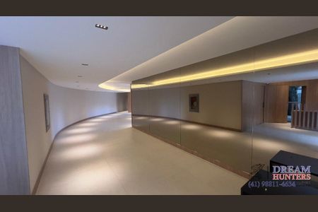 2_photo/94dce3f56b.8f0eac9183563c73-ATLAS-ff8e3bc4-21b9-4354-a669-5e38e028fd3d.jpg de apartamento à venda com 4 quartos, 231m² em Centro, Curitiba