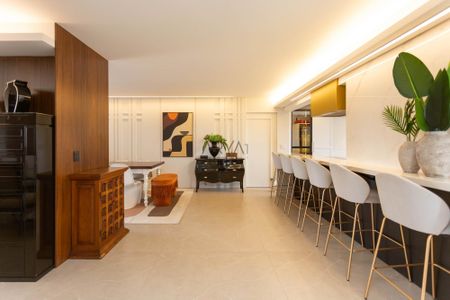 10_photo/94dce3f56d.4e880f8228a8a24b-ATLAS-a80f17b6-0343-446d-a4aa-e095115811d5.jpg de apartamento à venda com 5 quartos, 501m² em Bigorrilho, Curitiba