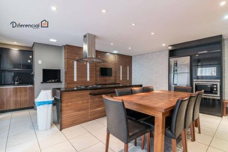 3_photo/94dce3f58b.12d0202a16f4e96b-ATLAS-092904bc-652f-48ad-bd99-a742d52437ef.jpg de apartamento à venda com 2 quartos, 63m² em Centro, Curitiba